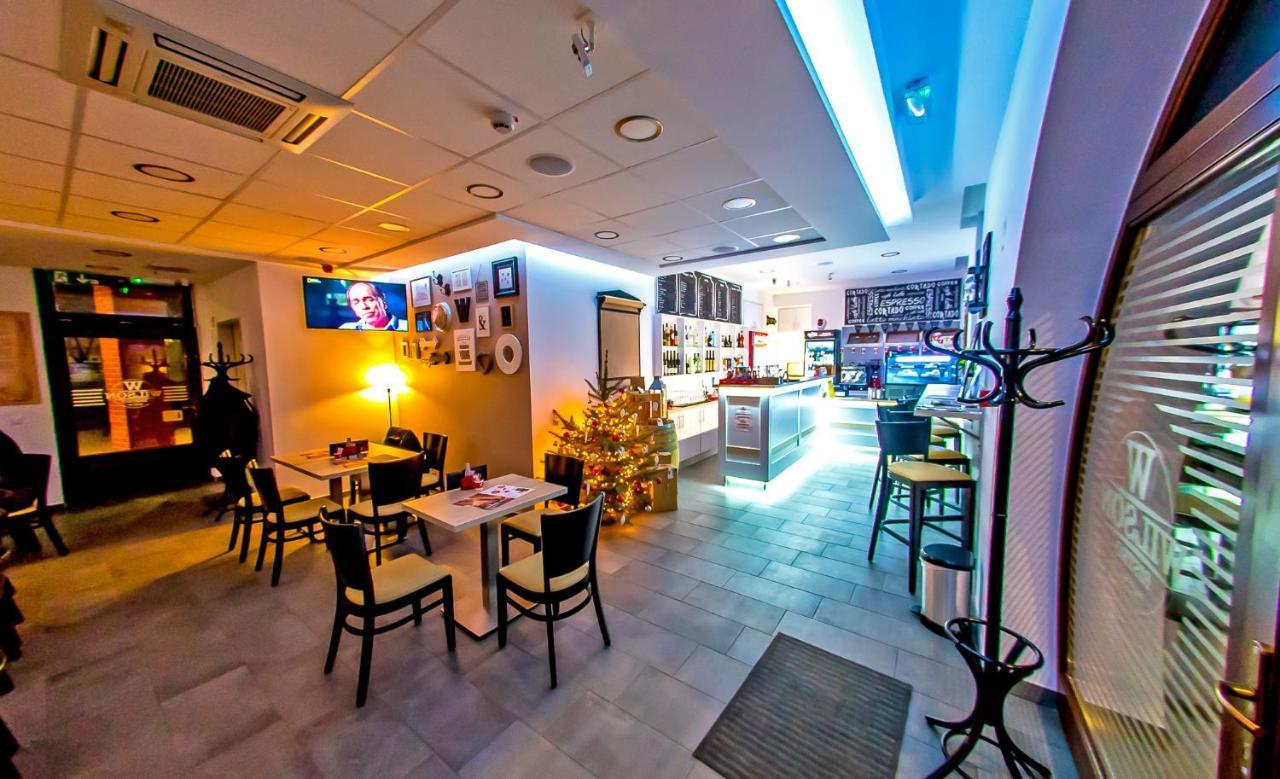 Bed and Breakfast Cvse Clubhaz Es Panzio Цеґлед Екстер'єр фото